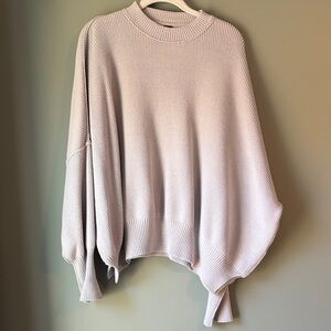 Free People Oversized Sweater size M in Grey.